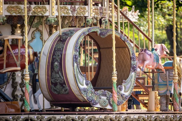 Carrousel Het Pretpark — Stockfoto