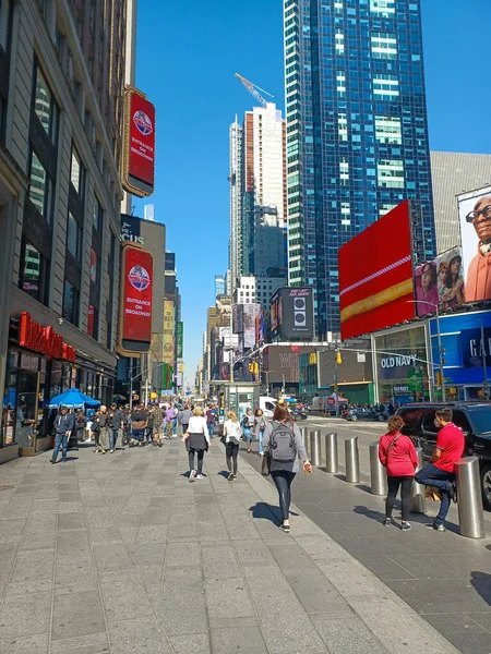 Pessoas Andando Longo Rua Nova York — Fotografia de Stock