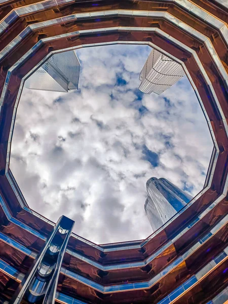 New York gemi binasının gökyüzü görüntüsü