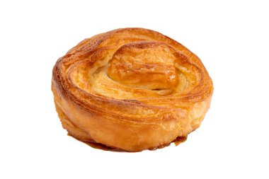 beyaz arkaplanda kouign amann izole