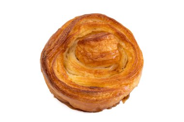 beyaz arkaplanda kouign amann izole