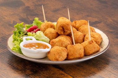 Tabakta morina akrebi ve sos 