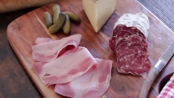 Charcuterie Planche Découper Fromage Sur Une Table — Video