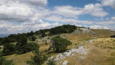 Mont Serein 'den yazın dağların manzarası