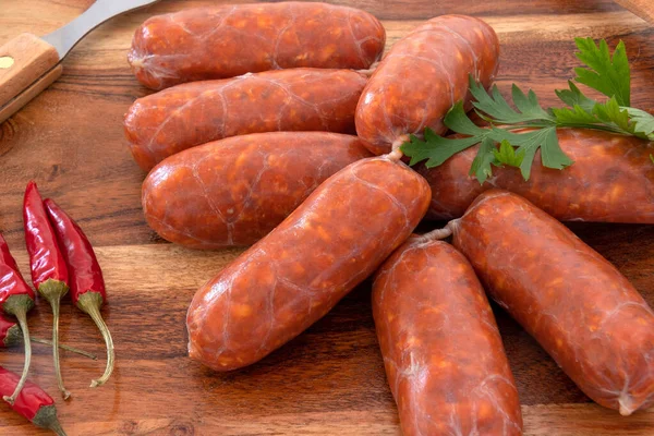 Mic Chorizo Brut Placă Tăiere — Fotografie, imagine de stoc