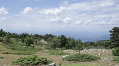 Mont Serein 'den yazın dağların manzarası