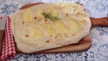 Tahtadaki lolipop turtası.