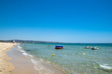 Deniz manzarası ve mobiletler çok güzel. 