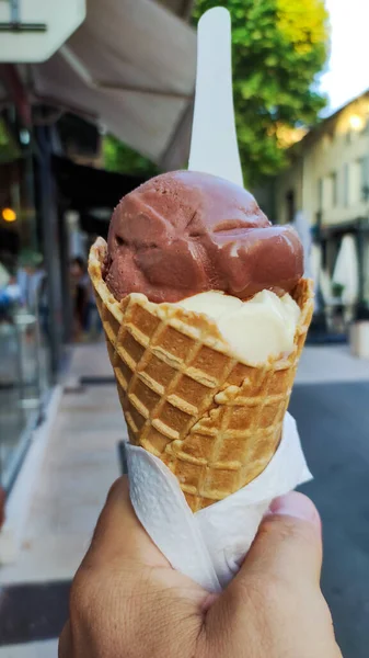 Ice Cream Hand Man — Fotografia de Stock