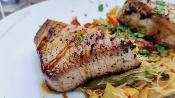 Seared Tuna Steak Noodles Vegetables — 비디오