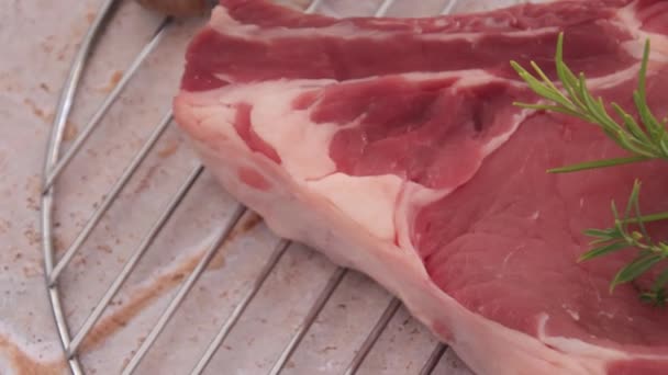 Raw Rib Beef Cutting Board — Stockvideo