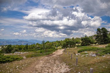 mountain landscape around Mont Ventoux