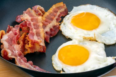 Pastırmalı yumurta. 