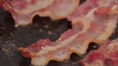 Tavada pişirilmiş pastırma