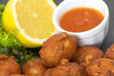 Çörek tabağını kapat.