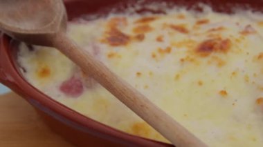 Jambonlu hindiba graten.