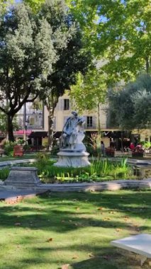 Nmes 'te Alphonse Daudet Heykeli (Gard / France)