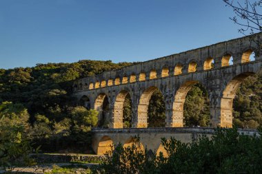 Pont du Gard 'da gün batımı