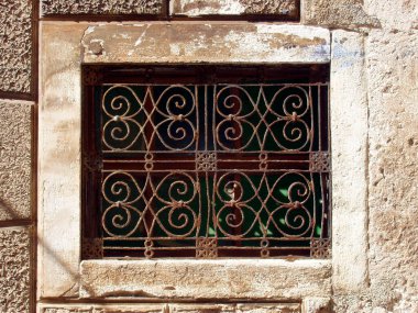 Demirci ustasından demir işlenmiş, demir ve metal işliyor.