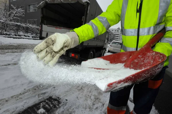 道路盐 用于冬季道路和道路的磨碎 — 图库照片