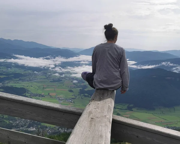 Una Mujer Soltera Sin Pareja Siendo Viviendo Sola — Foto de Stock