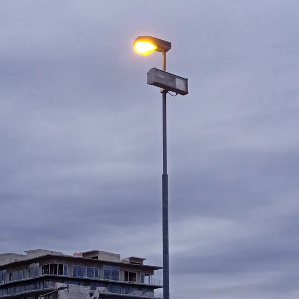 Illuminazione Stradale Città Illuminazione Artificiale Notte — Foto Stock