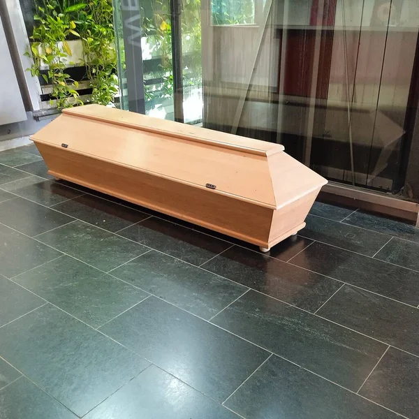 Caixão Para Cadáver Para Enterro Uma Cremação — Fotografia de Stock