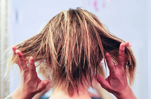 Hair Styling Hairdresser Getting New Haircut Look — Stock Photo, Image