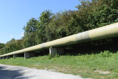 Bir binaya ısı nakli için bir bölge ısıtma boru hattı