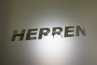 Erkeklik ve erkeklik sembolü ve erkek cinsiyeti olan kişi.