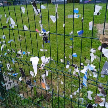 Açık hava reklamcılığı ve medya pazarlaması, halka açık alanlarda görünen reklamlar.