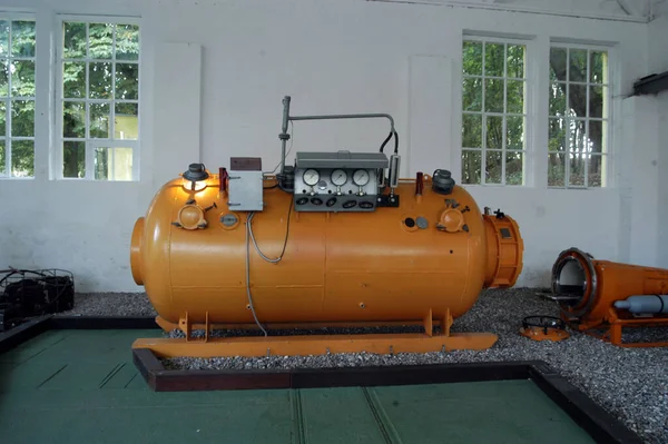 Underwater Station Pressure Chamber Transportation Water — Stockfoto