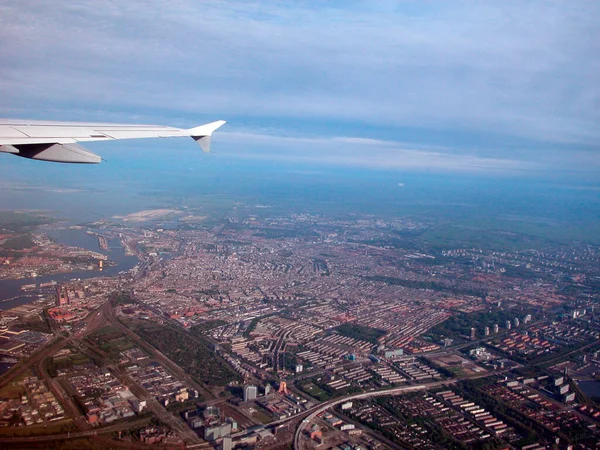 Fliegen Mit Dem Flugzeug Der Luft Für Reise Und Transport — Stockfoto