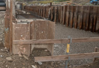a sheet piling retaining wall in construction and hydraulic engineering