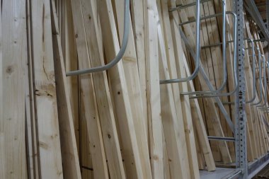 Doğal kaynak ve malzeme ahşabı doğal yapı malzemesi olarak inşa edilir.