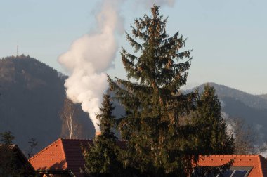 air pollution from house fire, smoke and dust from heating