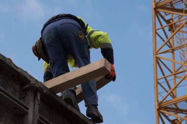 safety and dangers of construction workers on the construction site