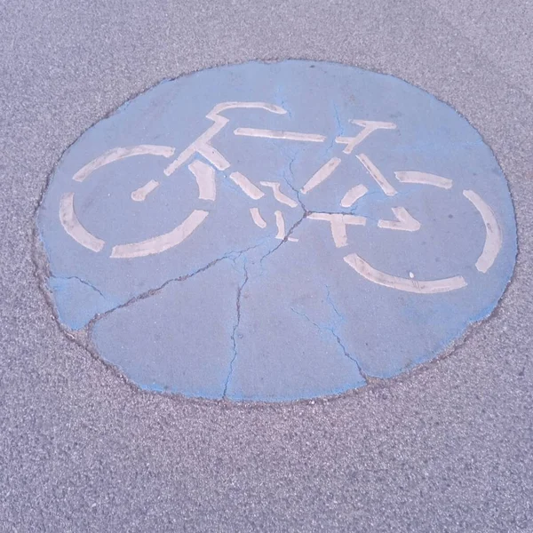 Carril Bici Marcado Calle Con Pictograma Una Bicicleta — Foto de Stock