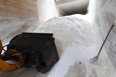 Yol tuzu kışın yol ve yolları kavramak için