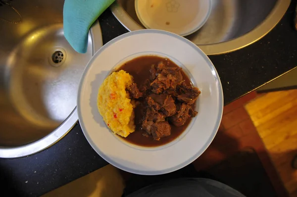 Una Sopa Gulash Plato Húngaro Hecho Carne Res — Foto de Stock