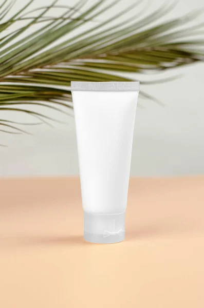 Tubo Branco Protetor Solar Creme Hidratante Para Mãos Rosto Conceito — Fotografia de Stock