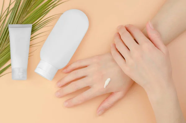 Organic Cosmetics Skin Care Woman Applies Moisturizer Her Hands Beauty — Stock Photo, Image