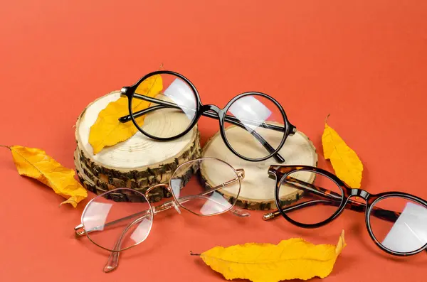 Eyeglasses Wooden Podium Yellow Autumn Leaves Autumn Sale Eyeglasses — Stock Photo, Image