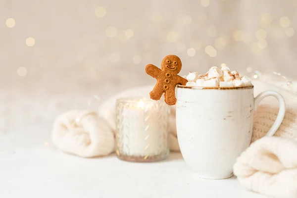 Gingerbread Man Cookie Cup Hot Cocoa Coffee Marshmallow Candle Cinnamon — Stock Photo, Image