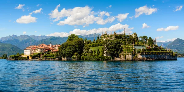 Sommarhem bella maggiore sjön — Stockfoto