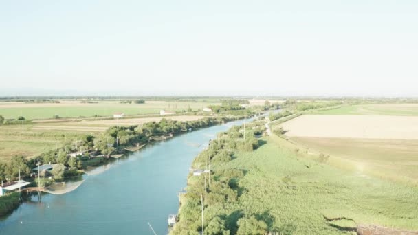 Luftaufnahme Von Fischerhütten Fluss Lido Dante Fiumi Uniti Ravenna Der — Stockvideo