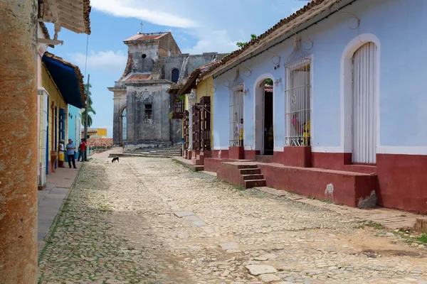 Scena Sulla Strada Con Case Colorate Sfondo Vecchia Chiesa Nel — Foto Stock