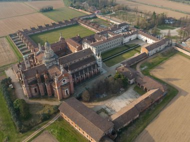 14. yüzyılın sonlarında inşa edilen Certosa di Pavia 'nın hava manzarası, Pavia, Lombardia, İtalya' da bulunan manastır ve manastır manastırı.