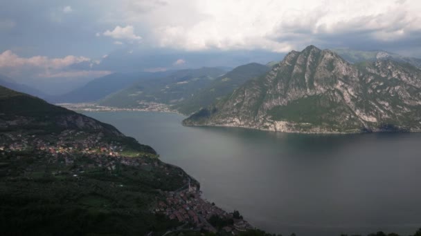Pohled Jezero Iseo Horu Corna Trentapassi Slunečného Dne Mraky Bergamo — Stock video