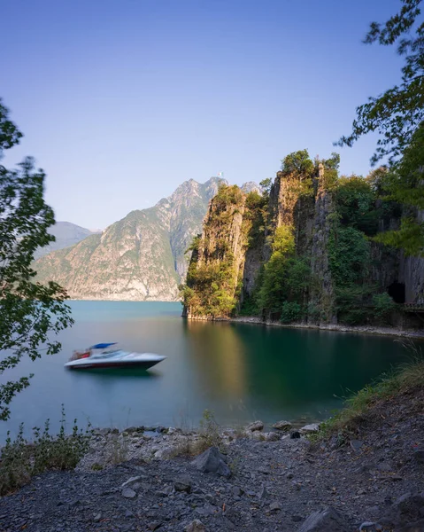 Awesome View Mountains Lake Iseo Riva Solto Long Exposure Photo — 图库照片